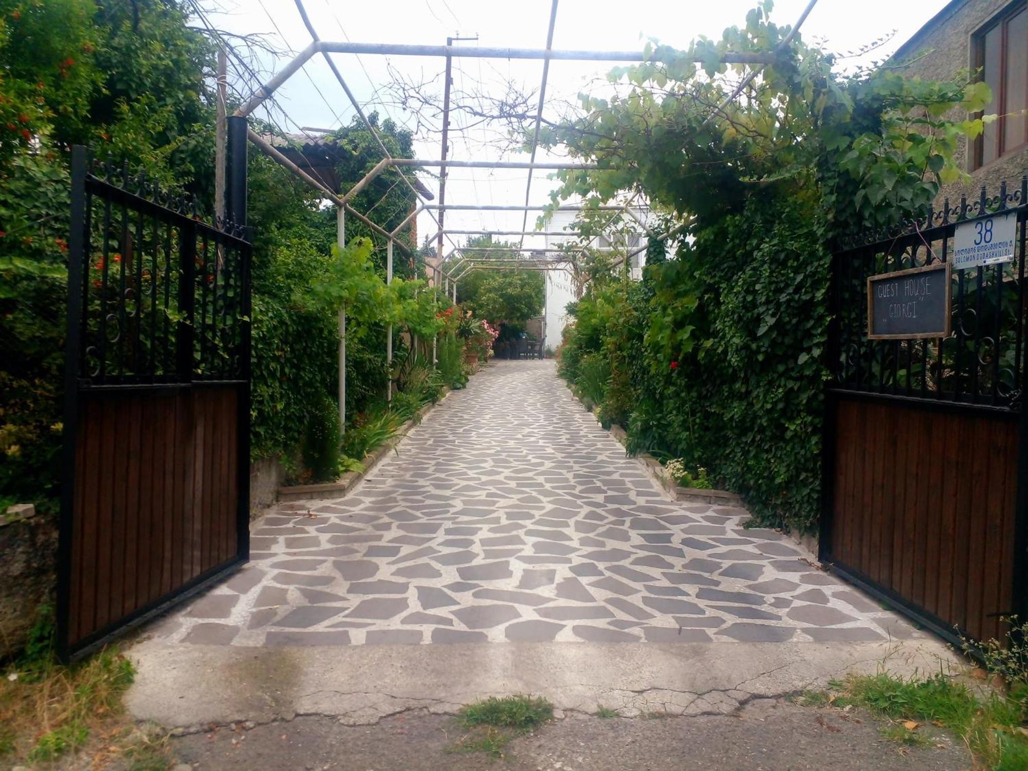 Guesthouse Giorgi Telavi Exterior foto